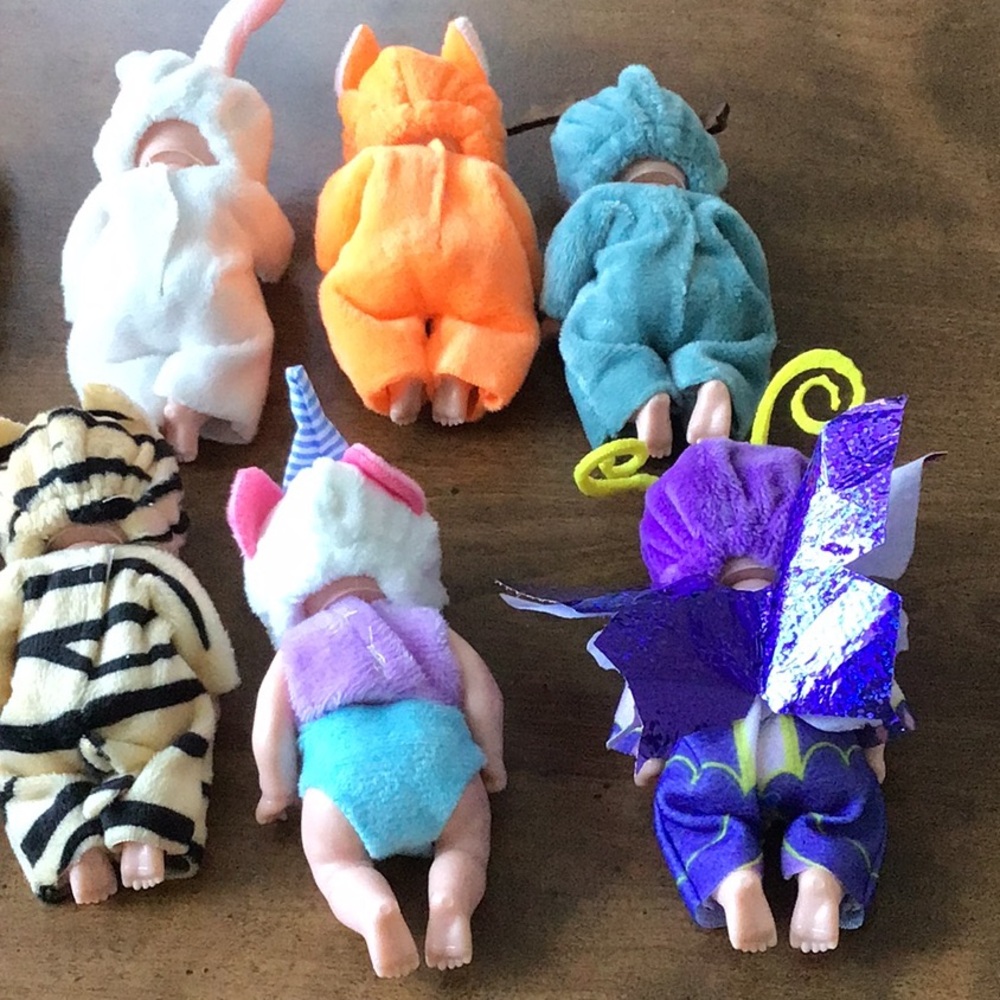 Keyohome Mini newborn baby dolls with animal-themed outfits. Set of 8 - Picture 5 of 15